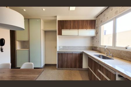 Casa de condomínio à venda com 374m², 4 quartos e 4 vagasCozinha