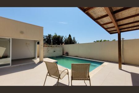 Casa de condomínio à venda com 374m², 4 quartos e 4 vagasPiscina