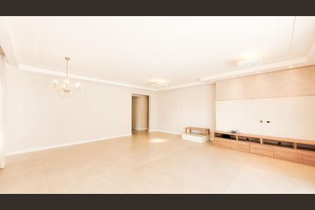 Casa de condomínio à venda com 374m², 4 quartos e 4 vagasSala