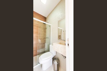 Casa de condomínio à venda com 374m², 4 quartos e 4 vagasBanheiro de serviço