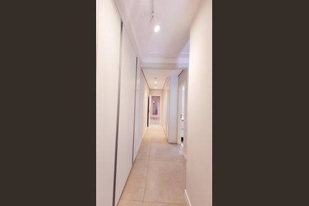 Casa de condomínio à venda com 374m², 4 quartos e 4 vagasSuíte Master