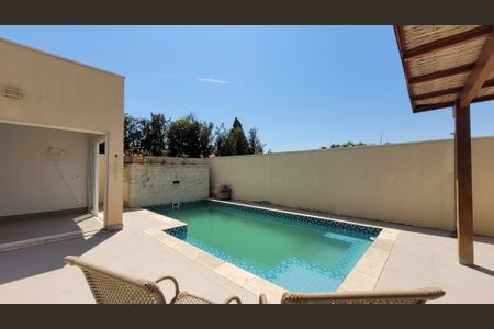 Casa de condomínio à venda com 374m², 4 quartos e 4 vagasPiscina