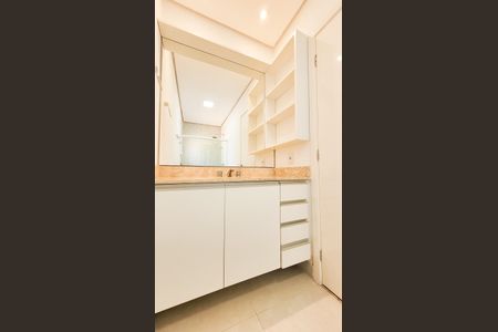 Casa de condomínio à venda com 374m², 4 quartos e 4 vagasBanheiro da Suíte 1