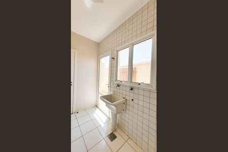 Casa de condomínio à venda com 374m², 4 quartos e 4 vagasÁrea de Serviço