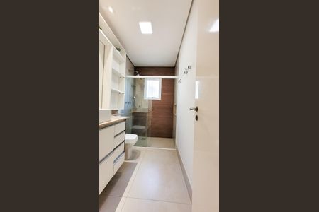 Casa de condomínio à venda com 374m², 4 quartos e 4 vagasBanheiro da Suíte Master