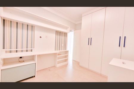 Casa de condomínio à venda com 374m², 4 quartos e 4 vagasQuarto 1