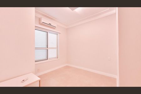 Casa de condomínio à venda com 374m², 4 quartos e 4 vagasQuarto 2