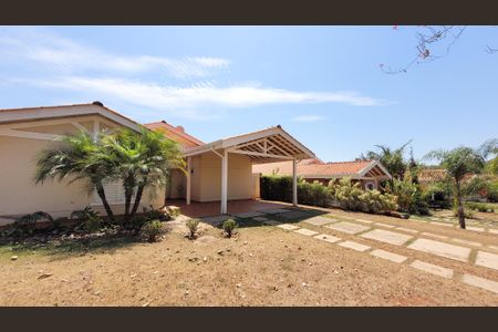 Casa de condomínio à venda com 374m², 4 quartos e 4 vagasFachada