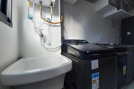 Apartamento à venda com 43m², 2 quartos e 1 vaga Apartamento à venda com 43m², 2 quartos e 1 vagaÁrea de Serviço