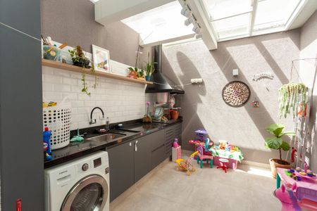 Casa à venda com 120m², 3 quartos e 2 vagasÁrea de Serviço