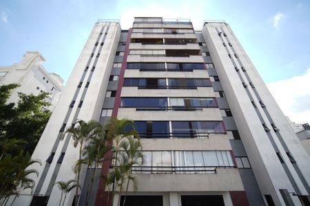Apartamento à venda com 135m², 3 quartos e 3 vagas Apartamento à venda com 135m², 3 quartos e 3 vagasFachada