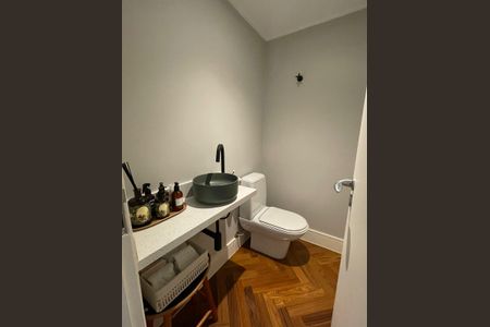 Apartamento à venda com 135m², 3 quartos e 3 vagas Apartamento à venda com 135m², 3 quartos e 3 vagasBanheiro