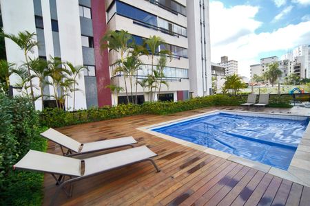 Apartamento à venda com 135m², 3 quartos e 3 vagas Apartamento à venda com 135m², 3 quartos e 3 vagasPiscina