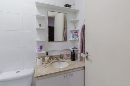 Casa à venda com 120m², 2 quartos e 2 vagas Casa à venda com 120m², 2 quartos e 2 vagasBanheiro da Suíte 2