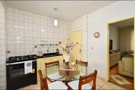 Apartamento à venda com 110m², 3 quartos e 2 vagas Apartamento à venda com 110m², 3 quartos e 2 vagasCozinha