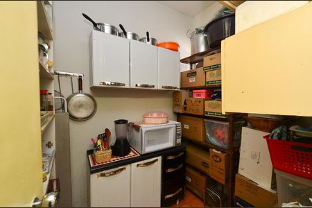 Apartamento à venda com 110m², 3 quartos e 2 vagas Apartamento à venda com 110m², 3 quartos e 2 vagasQuarto de Serviço