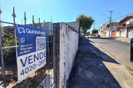 Casa à venda com 300m², 3 quartos e 5 vagas Casa à venda com 300m², 3 quartos e 5 vagasPlaca Instalada