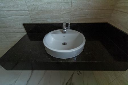 Casa à venda com 160m², 3 quartos e 4 vagas Casa à venda com 160m², 3 quartos e 4 vagasBanheiro