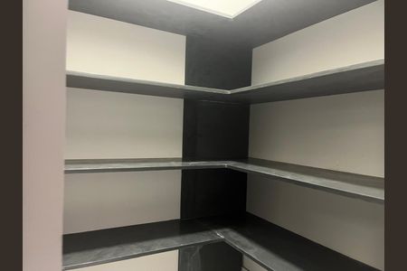 Casa de condomínio para alugar com 297m², 3 quartos e 2 vagasDespensa