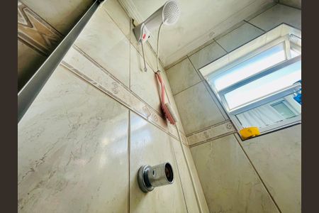 Apartamento à venda com 55m², 2 quartos e 1 vaga Apartamento à venda com 55m², 2 quartos e 1 vagaBanheiro