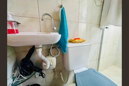 Apartamento à venda com 55m², 2 quartos e 1 vaga Apartamento à venda com 55m², 2 quartos e 1 vagaBanheiro