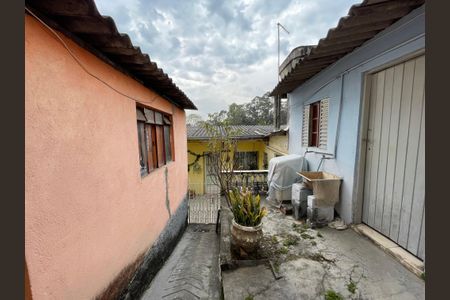 Casa à venda com 250m², 2 quartos e 3 vagas Casa à venda com 250m², 2 quartos e 3 vagasQuintal