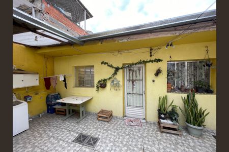 Casa à venda com 250m², 2 quartos e 3 vagas Casa à venda com 250m², 2 quartos e 3 vagasQuintal