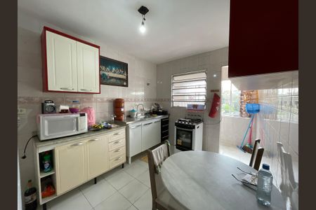 Casa à venda com 250m², 2 quartos e 3 vagas Casa à venda com 250m², 2 quartos e 3 vagasCozinha