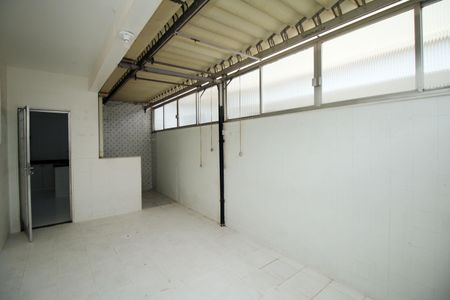 Apartamento para alugar com 76m², 2 quartos e 1 vagaQuintal