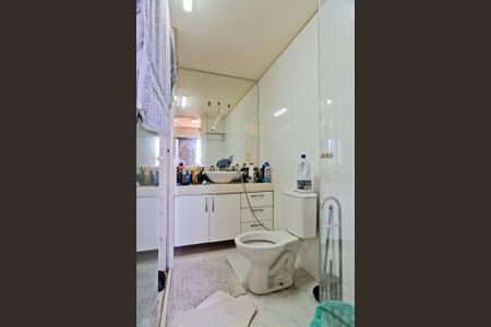 Apartamento à venda com 84m², 2 quartos e 2 vagasBanheiro da Suíte