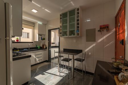 Apartamento à venda com 98m², 3 quartos e 2 vagasCozinha