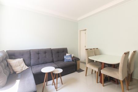 Casa de condomínio à venda com 110m², 3 quartos e 2 vagasSala