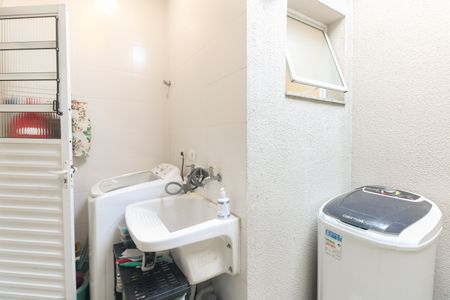 Casa de condomínio à venda com 110m², 3 quartos e 2 vagasÁrea de Serviço