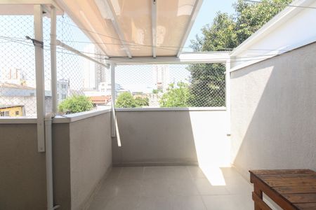 Casa de condomínio à venda com 110m², 3 quartos e 2 vagasTerraço