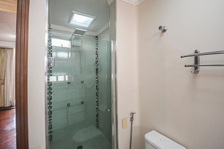 Apartamento à venda com 330m², 4 quartos e 3 vagasBanheiro da Suíte 2