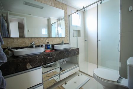 Apartamento à venda com 210m², 3 quartos e 2 vagasBanheiro da Suíte