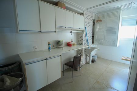 Apartamento à venda com 210m², 3 quartos e 2 vagasCozinha