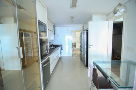 Apartamento à venda com 210m², 3 quartos e 2 vagasCozinha