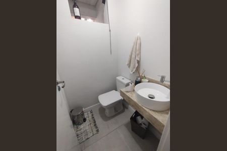 Casa à venda com 118m², 3 quartos e 1 vagaBanheiro 2