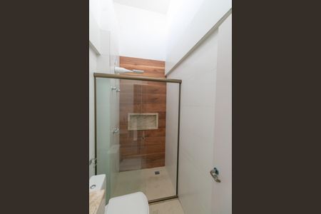 Banheiro de casa à venda com 3 quartos, 118m² em Santa Amelia, Belo Horizonte