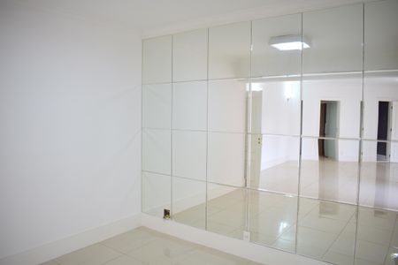 Apartamento para alugar com 174m², 4 quartos e 2 vagasSala