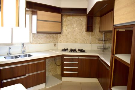 Apartamento para alugar com 174m², 4 quartos e 2 vagasCozinha