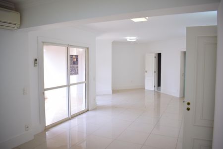 Apartamento para alugar com 174m², 4 quartos e 2 vagasSala