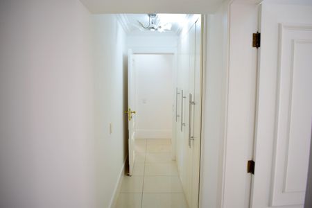 Apartamento para alugar com 174m², 4 quartos e 2 vagasCorredor