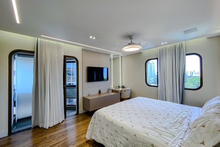 Apartamento à venda com 300m², 4 quartos e 4 vagasQuarto 4 - Suíte