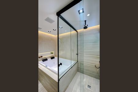 Apartamento à venda com 300m², 4 quartos e 4 vagasBanheiro da Suíte 4