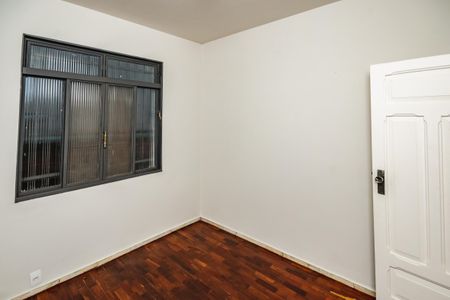 Casa para alugar com 95m², 2 quartos e 2 vagasQuarto