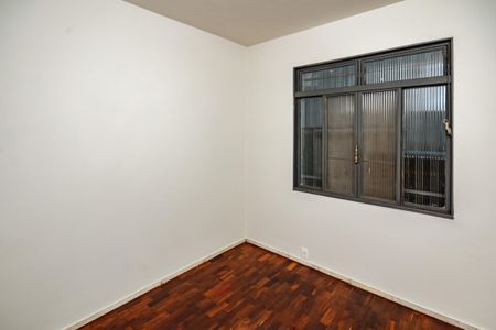 Quarto de casa para alugar com 2 quartos, 95m² em Santa Monica, Belo Horizonte