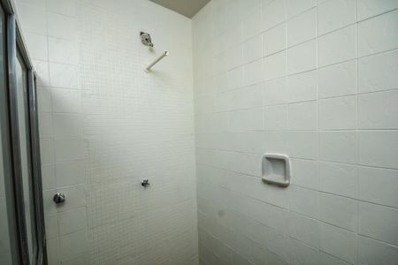 Casa para alugar com 95m², 2 quartos e 2 vagasBanheiro Social