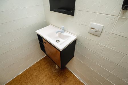 Casa para alugar com 95m², 2 quartos e 2 vagasBanheiro Social